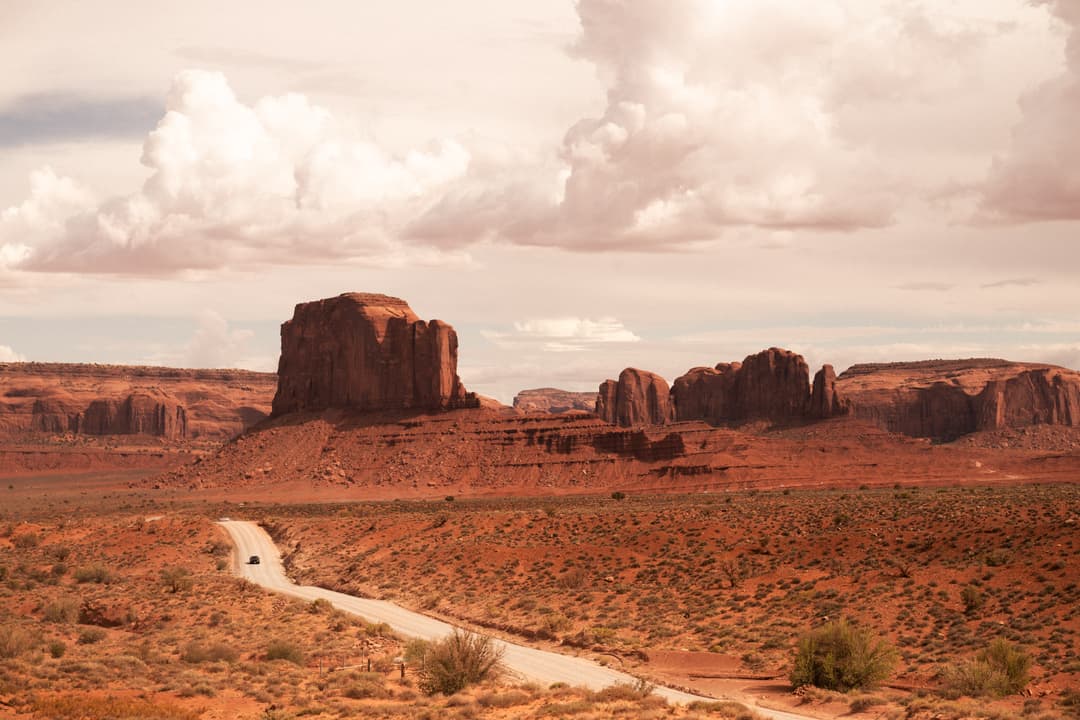 Monument Valley 21 - Portrait & Editorial Photography by Zoé Captures Paris